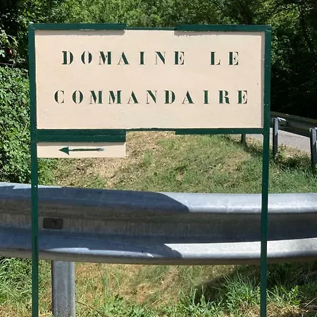 Апартаменты Domaine Le Commandaire Roumoules